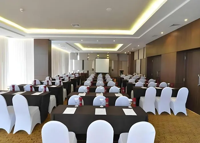 Horison Ultima Semarang